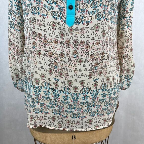 Nick & Mo Tunic Blouse Top Size Small Cream Print Long Length - Picture 3 of 11